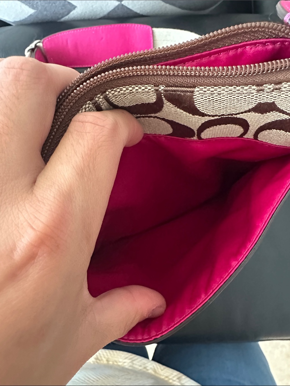 Coach Crossbody Signature Canvas with Hot Pink Trim - Picture 6 of 11
